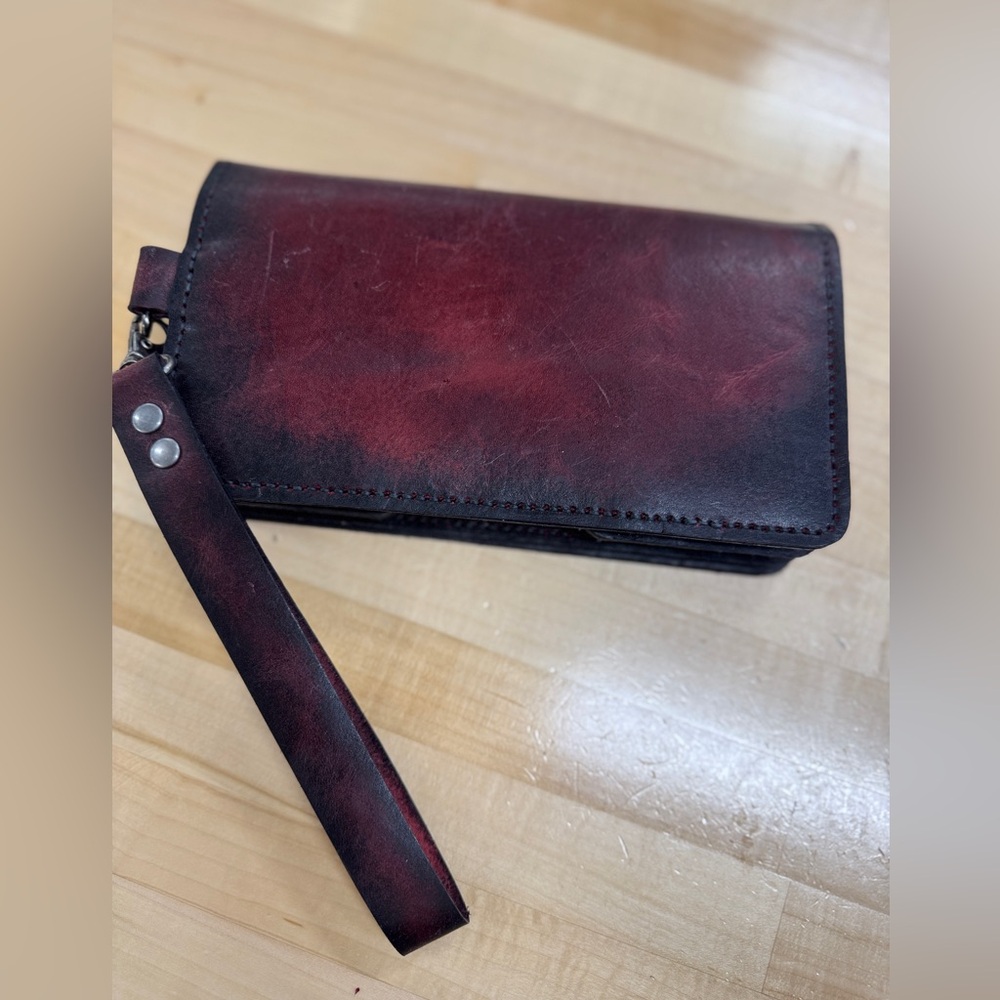 Women’s Wallet:Genuine Leather Handmade to perfection.
